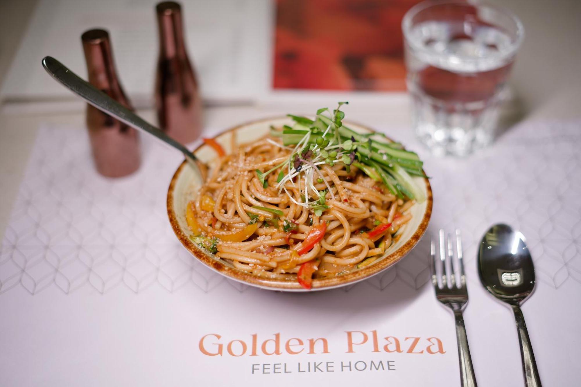 Golden Plaza Ahmedabad Exterior foto